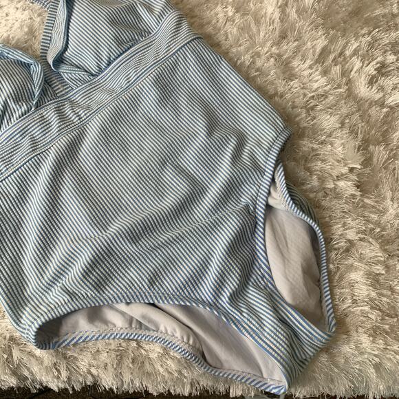 Blue White Seersucker 1 Piece Swimsuit Ruffle Strap Sz ? XL - Picture 7 of 8